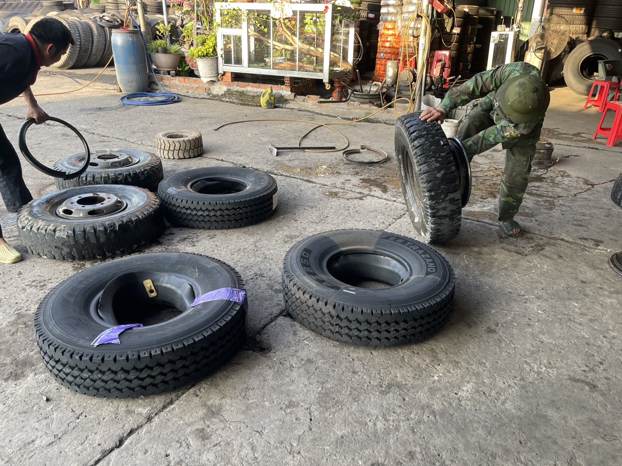 LỐP XE BỊ NỔ VÀ CÁCH KHẮC PHỤC HẬU QUẢ TỐT NHẤT